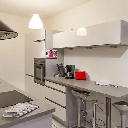 Mit Zwei Garagenstellplaetzen By Interhome Colmar