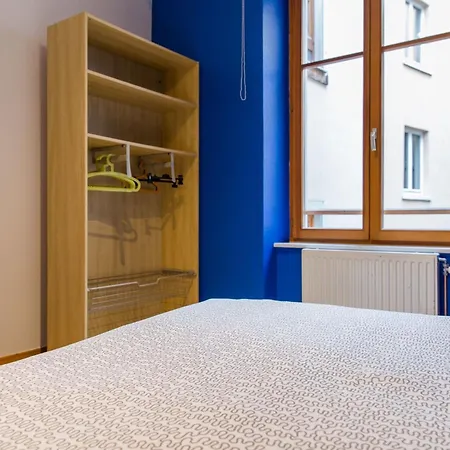 Mit Zwei Garagenstellplaetzen By Interhome Lägenhet
