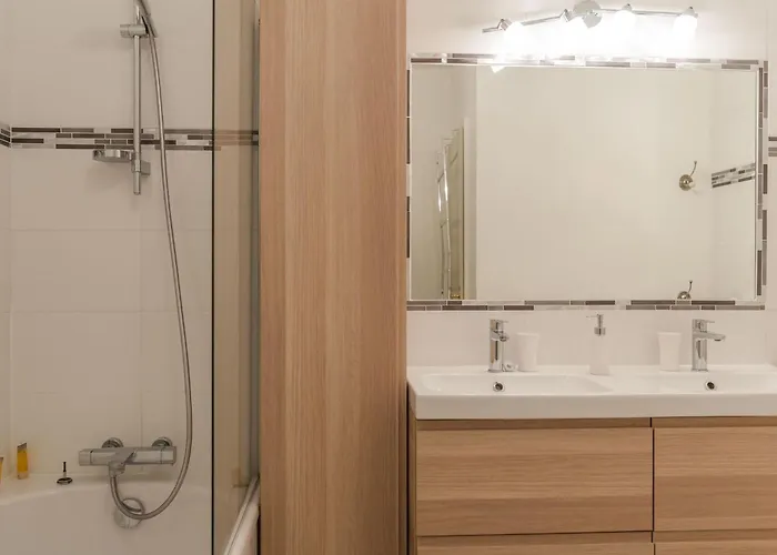 Mit Zwei Garagenstellplaetzen By Interhome Apartment *