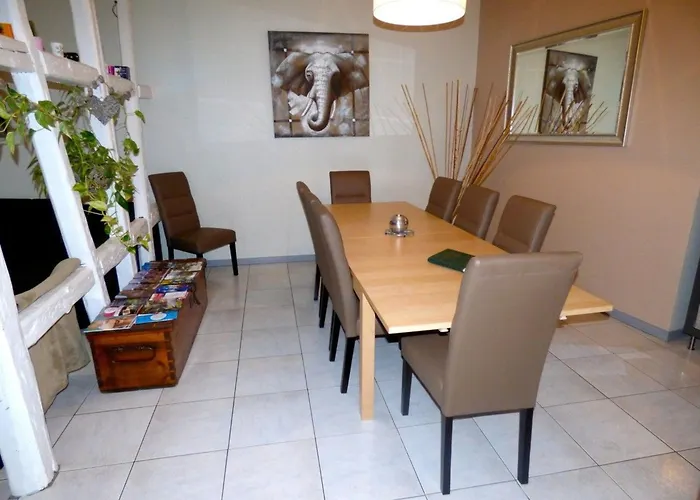 Mit Zwei Garagenstellplaetzen By Interhome Appartamento